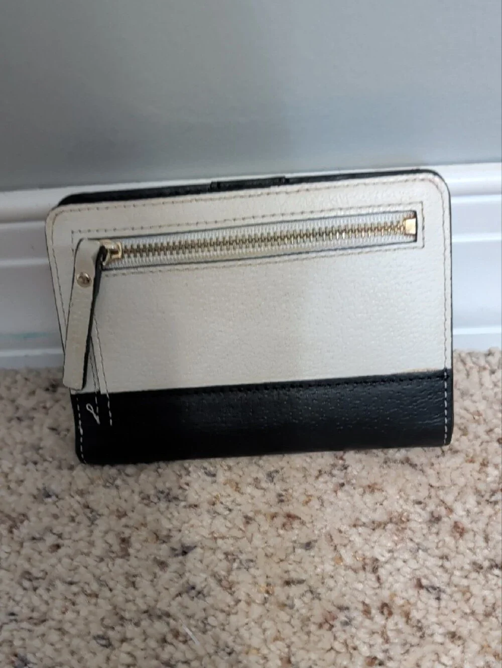 Kate Spade two-tone Leather Small Bifold Wallet Black And Off White